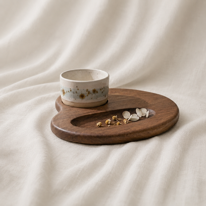 Set apéritif Planche Empreinte noyer et coupelle Bleu Glacier — composition minimaliste art de la table alpin ORBEL